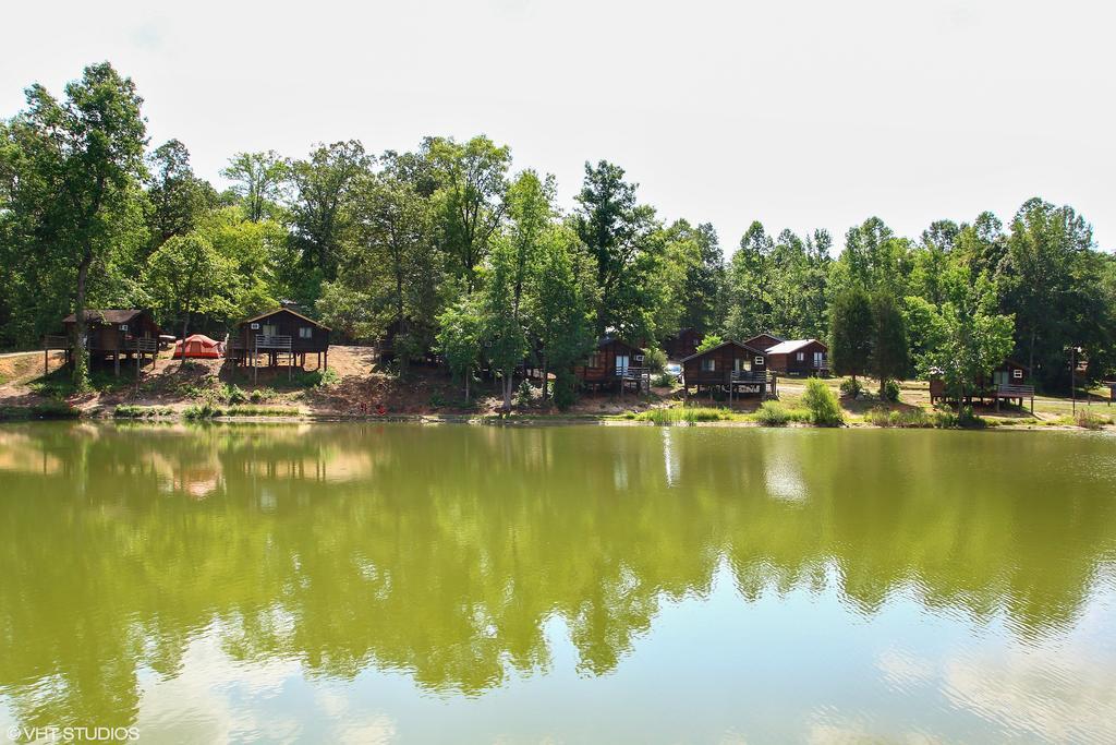 Forest Lake Camping Resort Lakefront Cabin 8 Advance Ngoại thất bức ảnh