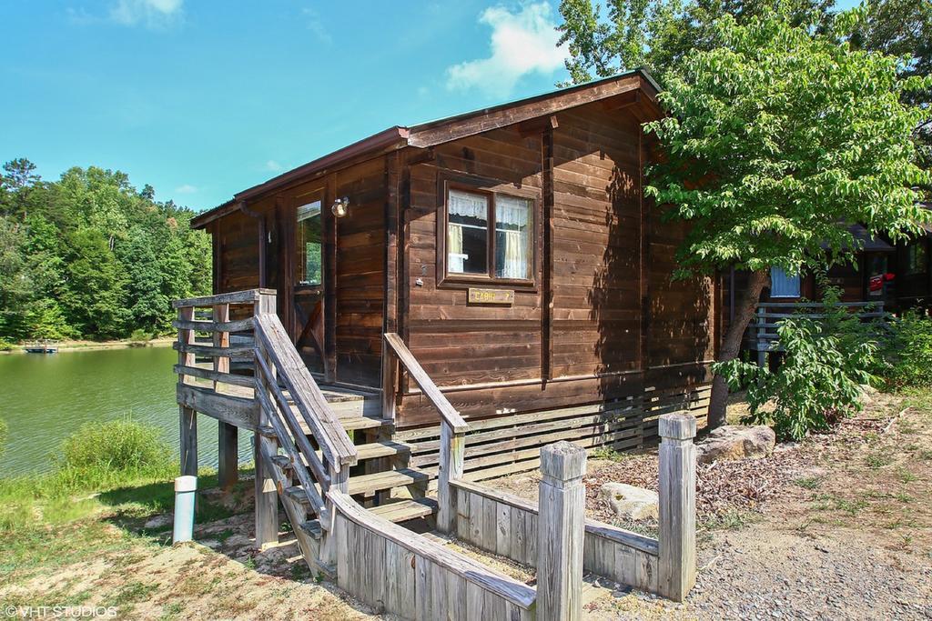 Forest Lake Camping Resort Lakefront Cabin 8 Advance Ngoại thất bức ảnh